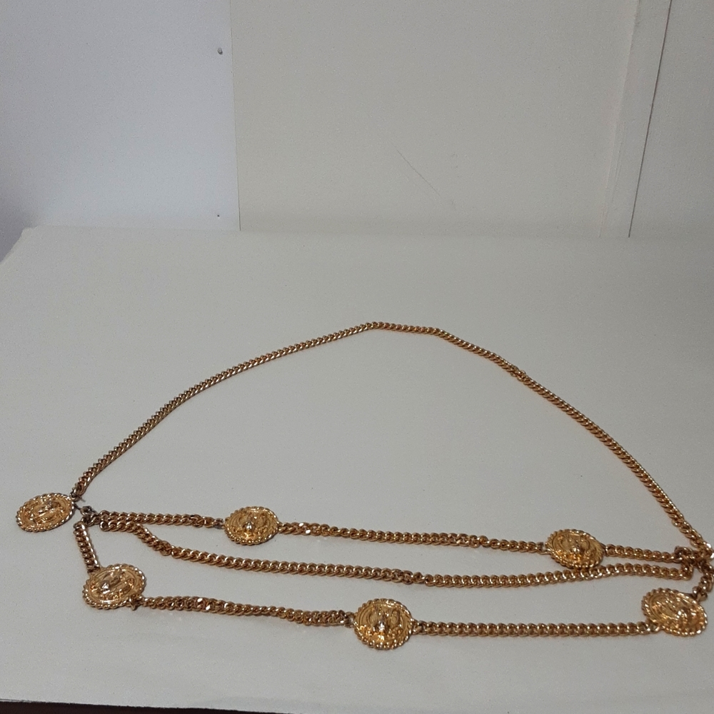 Beautiful Unbranded Women's 3 String Gold Medallion Chain Belt